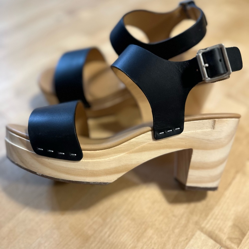 Nisolo- Black Leather Women's Platform Sandals